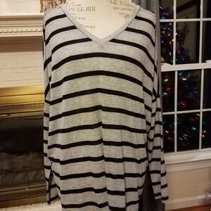 2/$20 EXPRESS Comfy Oversized Gray & Black Striped Top Small S